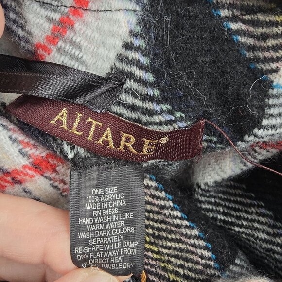 Altare Black Plaid Acrylic Fringed Cape Poncho With Toggle Closure And Tags - Picture 5 of 7